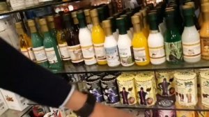 Аптека и магазин сладостей в Шарм-ель-Шейхе. Египет.