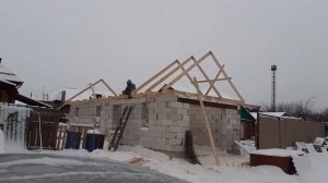 Монтаж кровли из металлочерепицы. Шаг за шагом. Двух скатная кровля