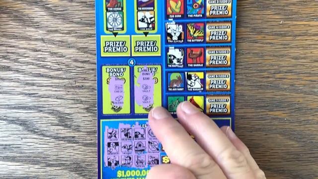 I TOOK A CHANCE and WON BIG!! $100 Lottery Scratch Off Ticket смотреть онлайн