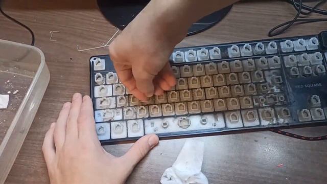 Чищу Свою Клавиатуру. Она сломалась смотреть онлайн