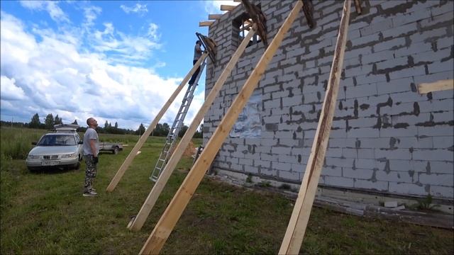 ?СДЕЛАЛ ИЗ ДЕРЕВА ✔Простые леса на стройку! ?Для работы на одной из сторон кровли двускатной крыши!