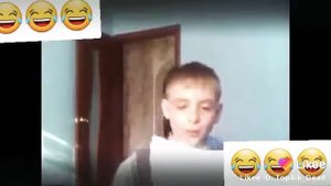 Школьник испугался куклы