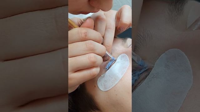 Выкладка ресниц при Ламинировании ресниц. смотреть онлайн