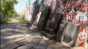 СЕКТОР ГАЗА - 13 лет без Хоя ! Ролик снят в 2013 году на могиле Юрия Клинских .