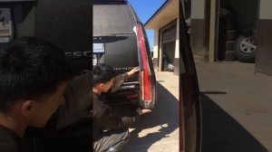 Замена заднего фонаря на Кадиллак Эскалейд