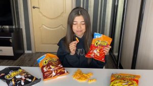 Cheetos Crunchy. Читос кранчи из Японии. Острые кранчи