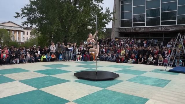 Pole dance. День города 2015. Татьяна Андронова смотреть онлайн