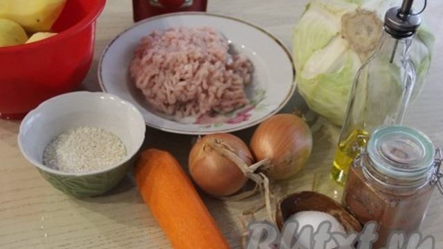 Голубцы, тушёные с картошкой
