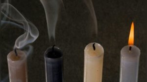 ПОЧЕМУ ПЛОХО, ЕСЛИ ЗАЖЖЕННАЯ СВЕЧКА КОПТИТ ПРИМЕТА, КОТОРУЮ ВАЖНО ЗНАТЬ