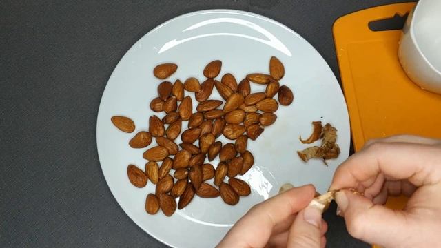 Как очистить миндаль от коричневой шелухи? Я это делаю легко и без особых усилий - делюсь советом смотреть онлайн