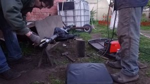 Смещаем площадки рессор.Покраска моста и тормозных барабанов