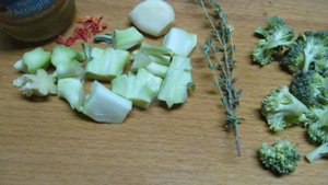 Паста с брокколи под соусом