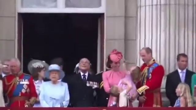 Самые мимимишные фото принцессы Шарлотты смотреть онлайн