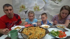 МУКБАНГ ОБАЛДЕННЫЙ ПЛОВ С ГОВЯДИНОЙ ОТ КРАСАВИЦЫ НАСТЕНКИ / MUKBANG PILAF