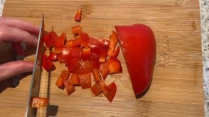 САЛАТ ИЗ КУРИНОИ ГРУДКИ, ВКУСНОИ И НЕЖНЫИ