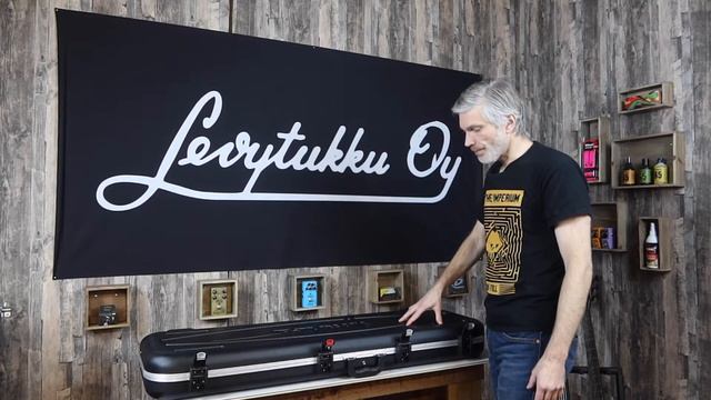 Esittelyssä Ibanez MB300C bassokotelo смотреть онлайн