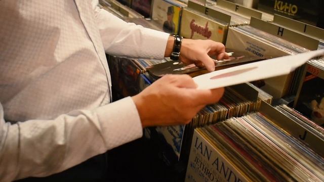 Где и как хранить виниловые пластинки? Срок годности грампластинок / Дом Винила