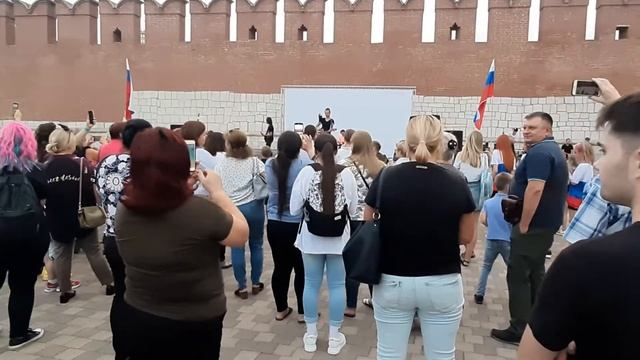 Тула.  Казанская набережная. День Флага России.