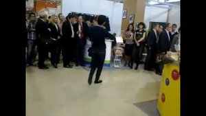 Легкая Лезгинка в Москве с нежданчиком))).mp4