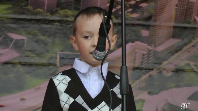 С днём строителя поздравляют дети детсада Солнышко смотреть онлайн