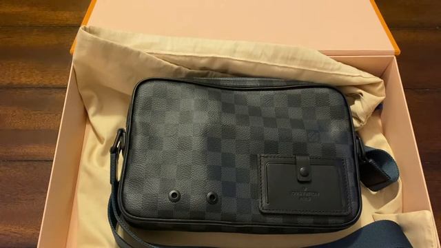 We Review The Louis Vuitton Alpha Messenger! смотреть онлайн