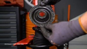 How to change front springs on VW SHARAN 1 [TUTORIAL AUTODOC]