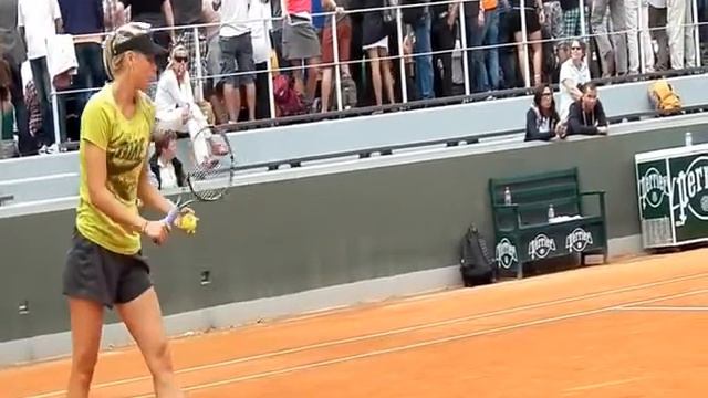 Россиянка Мария Шарапова вышла в четвертьфинал Открытого чемпионата Франции по теннису