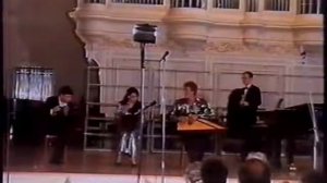 18. Камаринская Исп. Элина Карохина (балалайка), А. Макаров (домра), К.Шаханов (ложки)