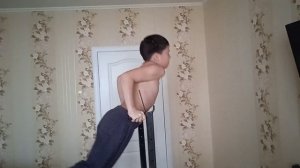 22 отжимания на брусьях.