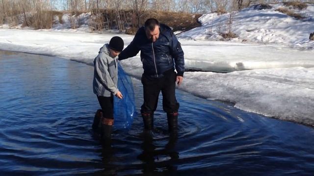 КАК МЫ С СЫНОМ МОРМЫШ ДЛЯ РЫБАЛКИ ДОБЫВАЛИ