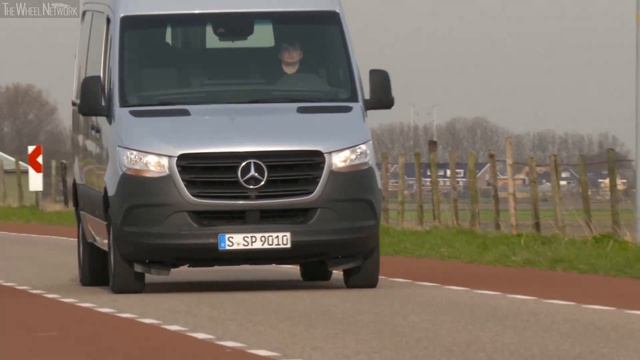 2018 Mercedes-Benz Sprinter 319 CDI Panel Van | Iridium Silver Metallic смотреть онлайн