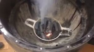 Разжигаем уголь Камадо с помощью брикетов для розжига Fire Up