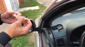 Как убрать люфт стёкла на дверях в Тойоте Королле 150