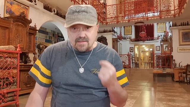 Были у нас президентами: партократ, директор, пасечник, шапкокрад, кондитер; КТО БУДЕТ ПОСЛЕ КЛОУНА смотреть онлайн