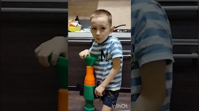 У меня новая игрушка Базука. #базуки #игрушки #пистолет #игрушкидлямальчиков