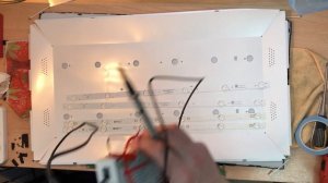 Polar PC32LH11T2C не включается подсветка, звук есть изображения нет.