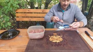 Рецепт вкуснейшей куриной печени в беконе на мангале / Обед на работе / Печеночные рулетики