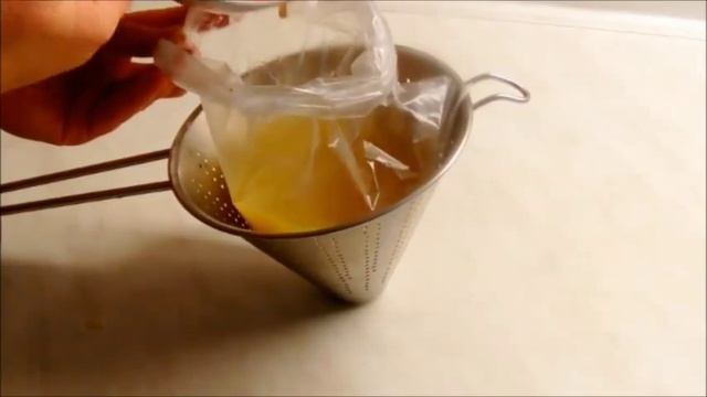 как обезжирить приготовленные соусы,  супы и любые другие блюда