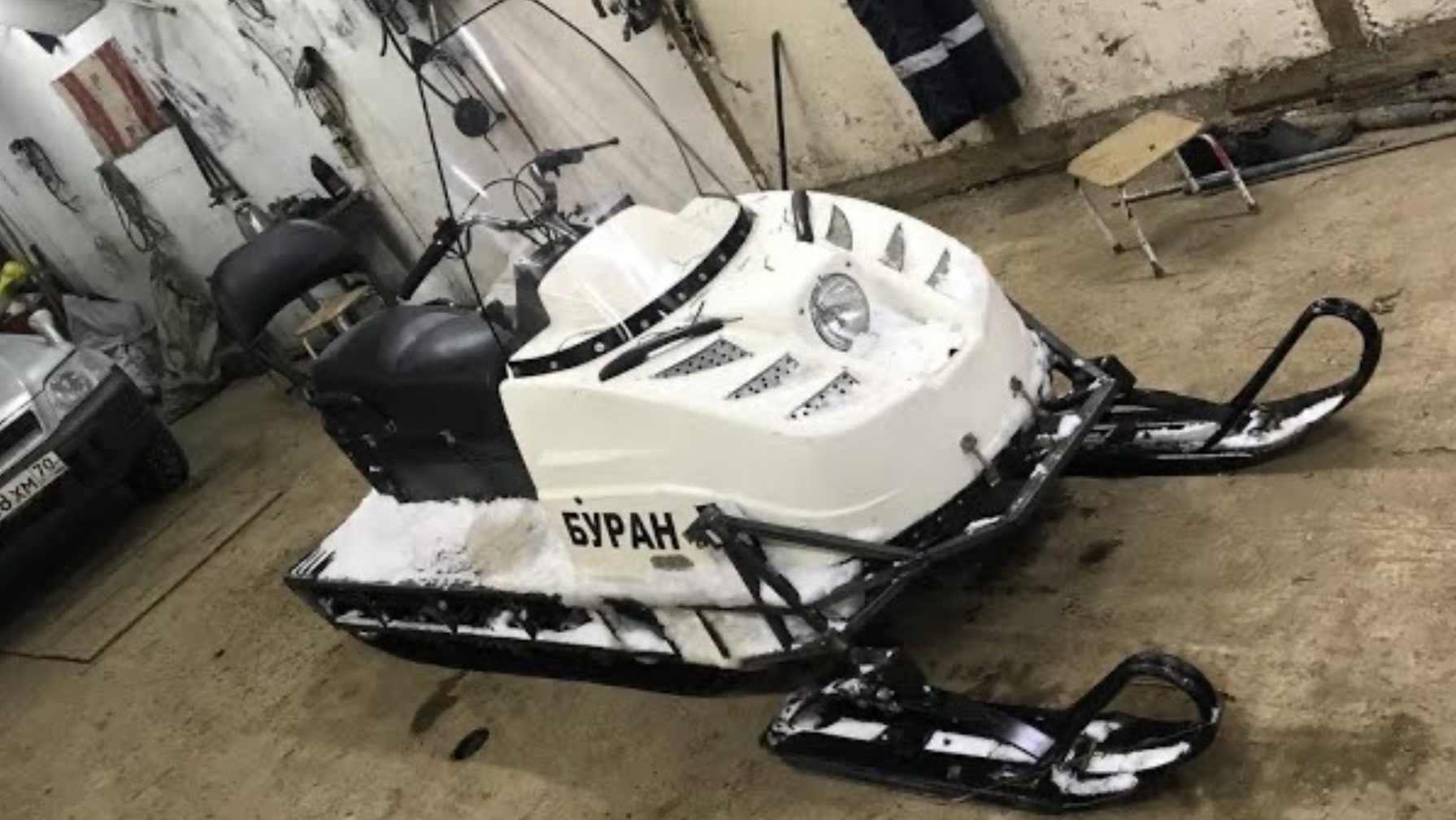 Переделка бурана на две лыжи.