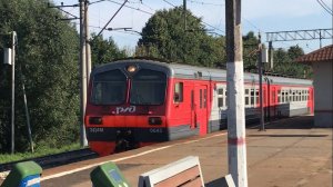 ЭД4М-0367 "РЭКС” и ЭД4М-0043 со сломаной дверью.станция Булатниково.