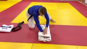 Как правильно сложить кимоно ??