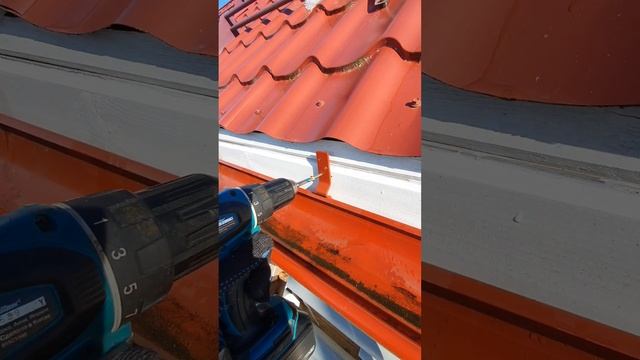РЕМОНТ КРЫШИ частного дачного дома. Крыша течет ремонт своими руками #diy #shorts #своимируками