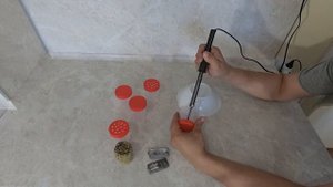 Кормушка из баночки для анализов для донки