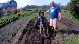 Пашем на минитраторе Нева. Плуг и борона.