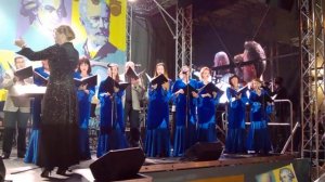 Под небом голубым есть город золотой...