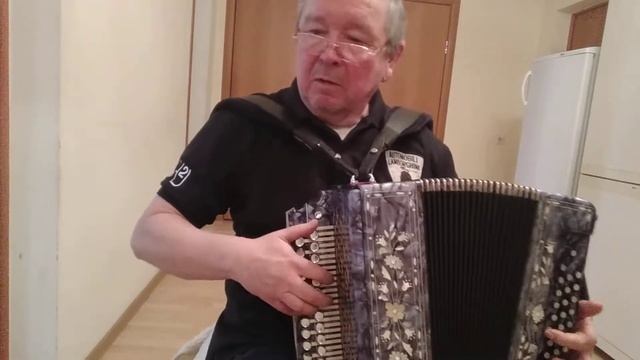 обр.В. Евдокимова А я милого узнаю по походке.