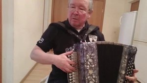 обр.В. Евдокимова А я милого узнаю по походке.