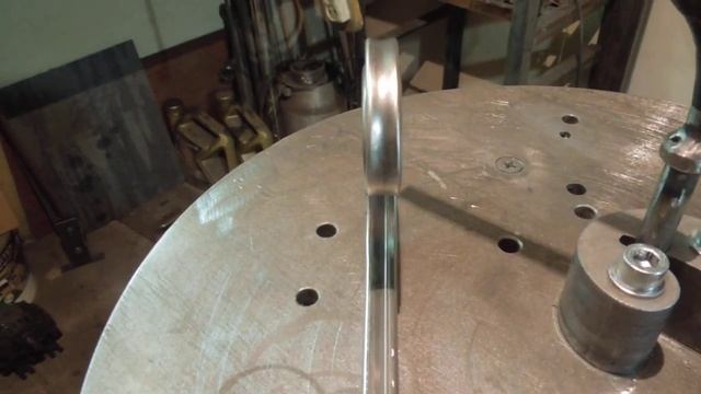 Делаем завиток на станке холодной ковки. смотреть онлайн