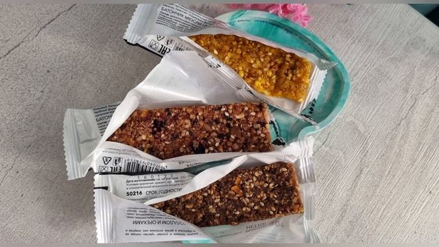 БАТОНЧИКИ мюсли Edim Vdovol BATEL с облепихой, черникой, шоколадом и орехами. смотреть онлайн