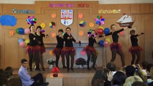 Николаевка посвящение в выпускники, танец выпускниц